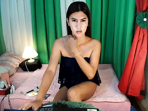 ur hot jenelle online show from March 14, 7:04 pm