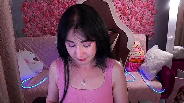 CarolinaaFoxyyy online show from May 18, 6:47 pm