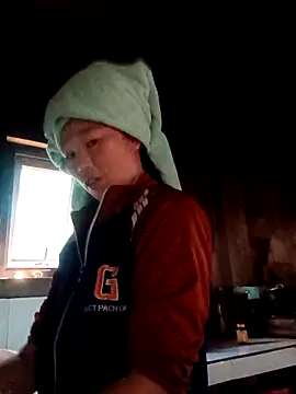 blonde blg online show from February 16, 8:14 am