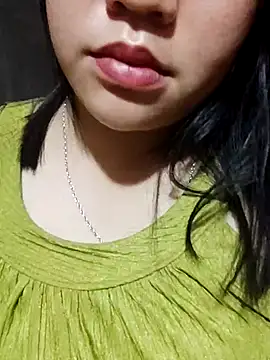 yelow-bee online show from November 18, 12:22 am