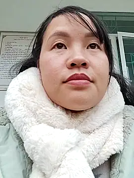 yelow-bee online show from November 19, 9:09 am