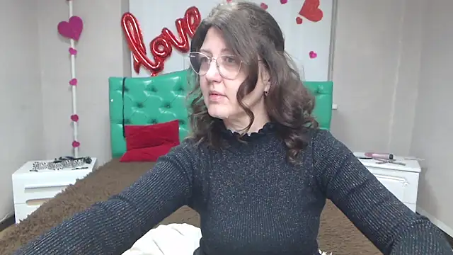 RoseHille online show from February 15, 6:16 am