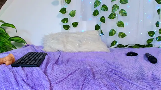 lucia sweeet online show from December 17, 7:18 pm