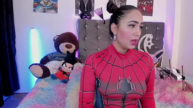 lunabritton1 online show from December 18, 4:17 am