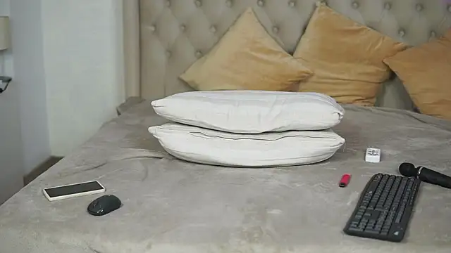 AprilHadid online show from June 28, 10:49 pm