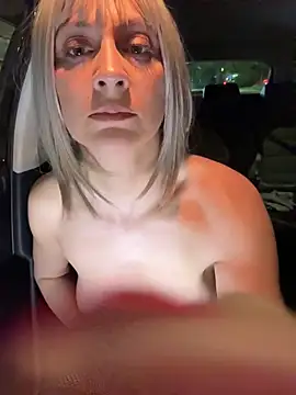 HOTLadyluna online show from April 6, 7:37 pm