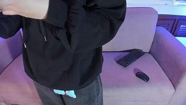 ReiAyanamy online show from March 8, 7:40 pm