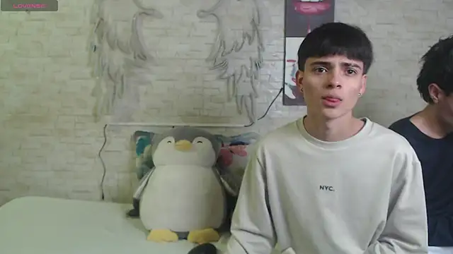 axel milo kairo and noa online show from January 13, 1:48 pm