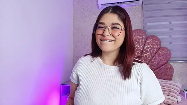 mia fontana  online show from December 4, 12:07 pm