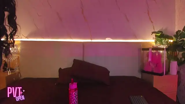 april grey11 online show from February 4, 8:01 pm