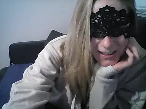 MelleEloa online show from November 26, 10:11 pm