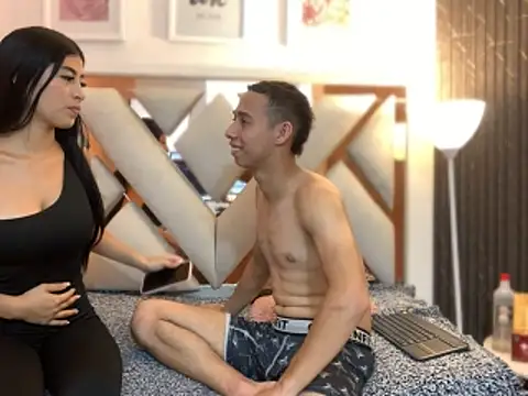 Antonella And Thiago online show from February 11, 8:32 pm