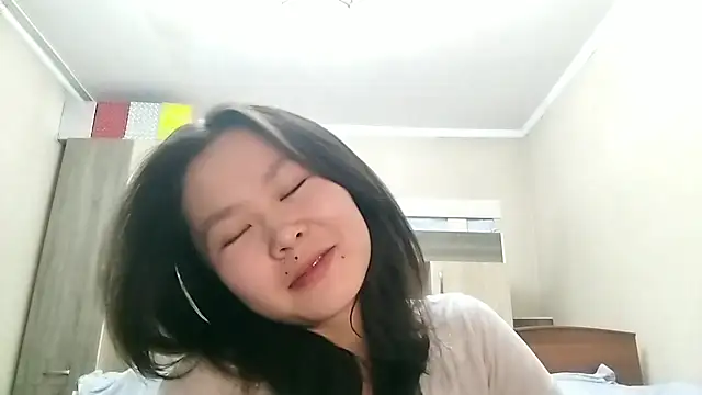 HuldaKye online show from November 21, 1:35 pm