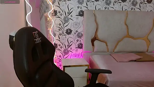 Joselyn tay online show from March 21, 12:10 pm