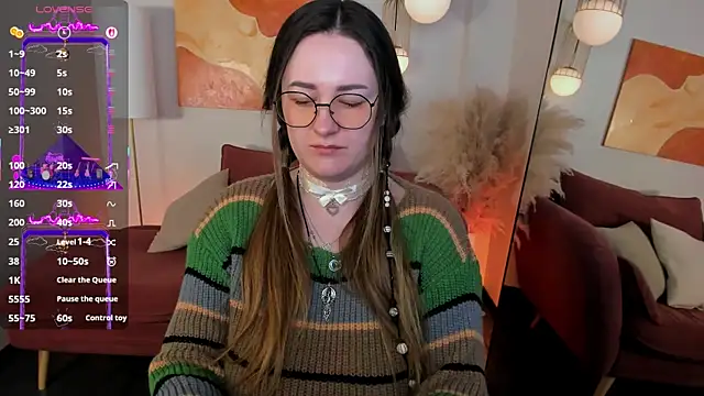 EmmaBloomm online show from January 7, 9:40 pm