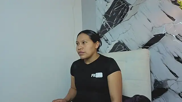 Hanna Goldenst online show from November 19, 7:36 pm