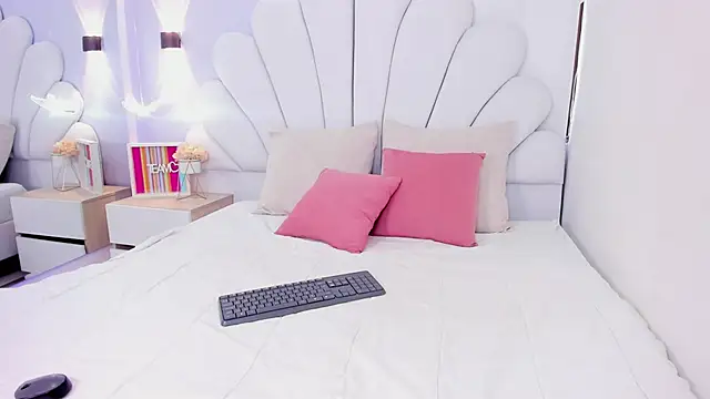 anna jules online show from December 17, 8:57 pm