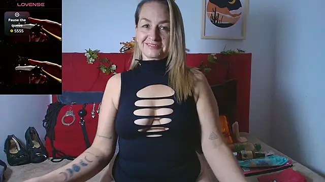 Kim raver40 online show from December 5, 7:37 pm