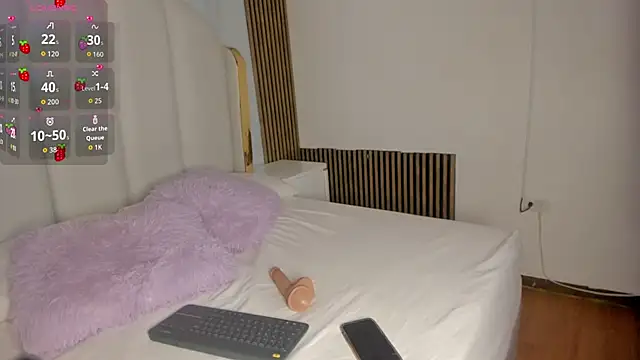 roxyflame  online show from July 16, 11:48 am