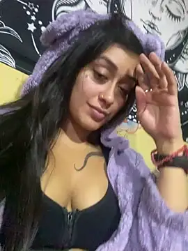 Snapshot of Felinamiau chatting on March 22, 1:22 am Felinamiau online show from March 22, 1:22 am