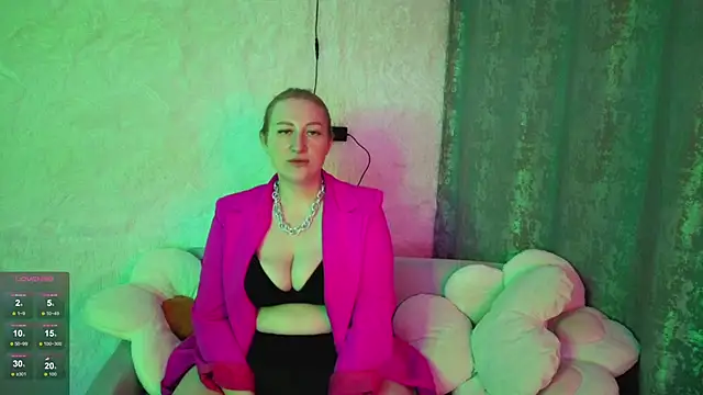 hornywood  online show from November 19, 6:13 am