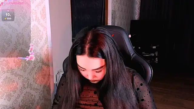 Emma Uilson online show from December 21, 9:35 am