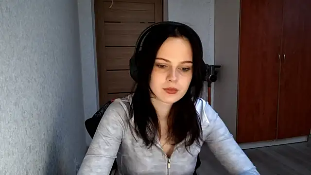 LouiseMarengo online show from January 8, 7:23 am