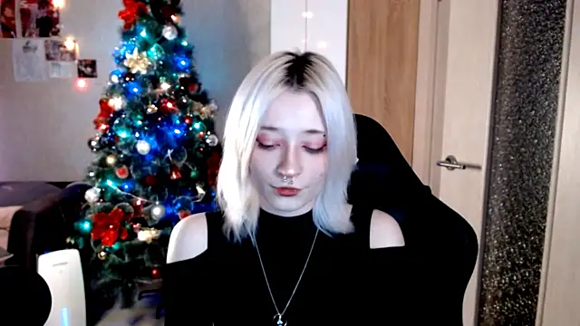 SophiaLur online show from January 11, 4:23 pm