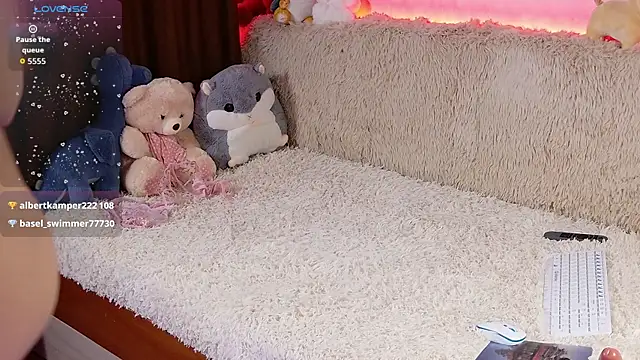 hottest tits online show from April 2, 5:21 pm