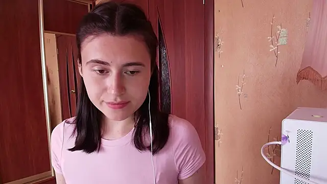 KristinaScott online show from April 13, 2:07 pm