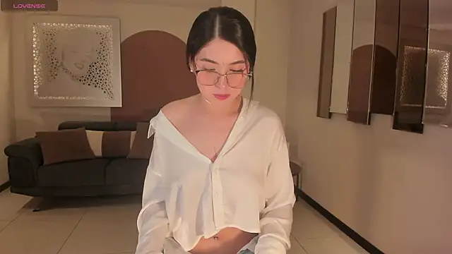 HaileyRoss  online show from December 5, 2:18 pm