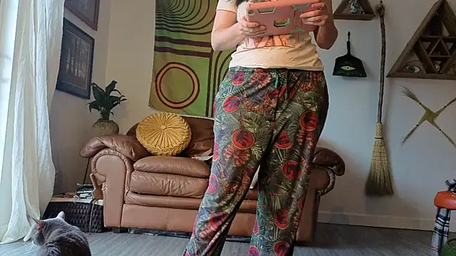 bruisedblossoms online show from March 16, 6:01 pm