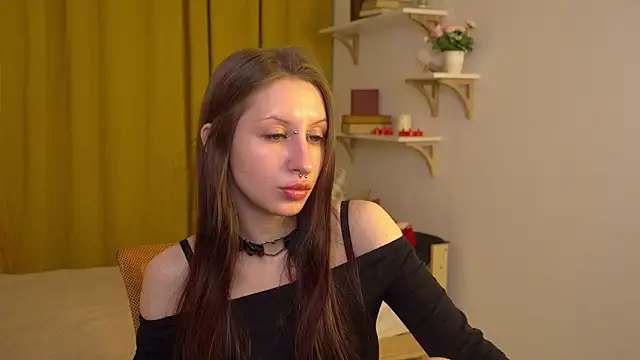 AliceWallflower online show from February 18, 9:47 pm