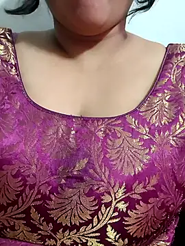 Winter XOXO online show from December 14, 6:03 pm