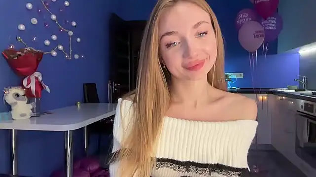 Jolienne online show from December 16, 8:04 pm