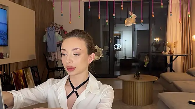 Jolienne online show from April 2, 8:28 pm