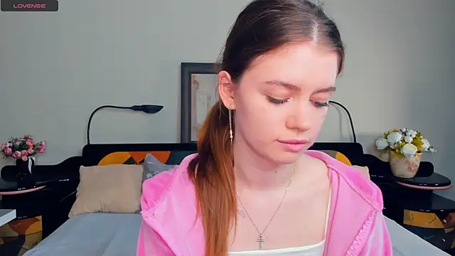 AngelesBenitz online show from March 27, 7:10 am