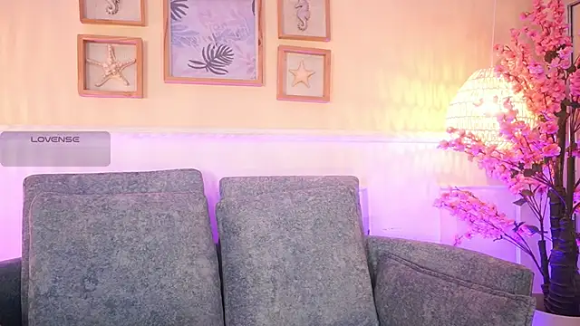 MeganLowell online show from July 10, 11:43 am