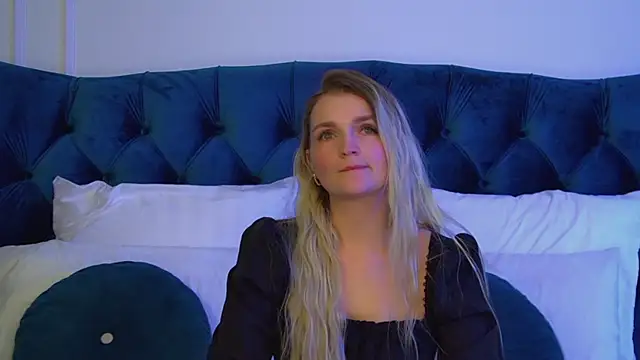 AnnyRaii online show from February 26, 6:18 pm