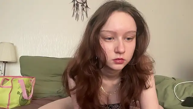 evelynnmaeee online show from March 16, 9:57 am