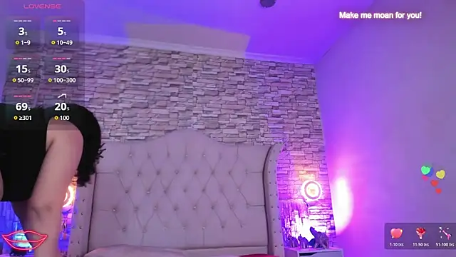 Amanda Mooree online show from April 1, 4:02 am