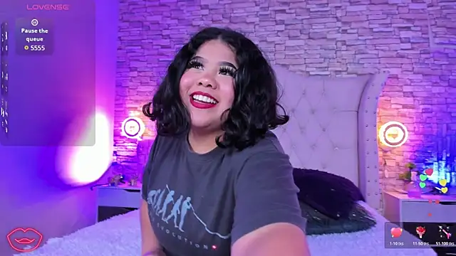 Amanda Mooree online show from March 19, 5:56 am