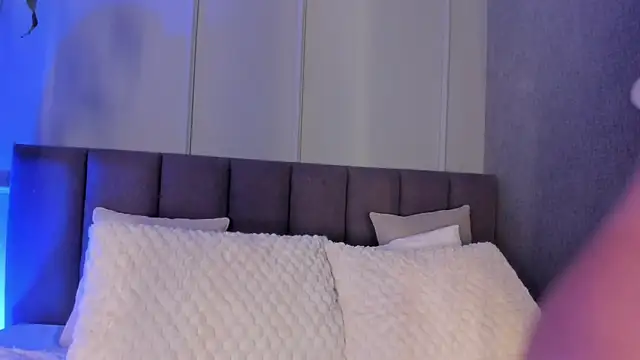 cleo johnson online show from January 11, 4:39 am