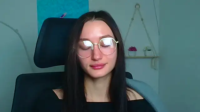 Stella XO online show from February 19, 6:57 am