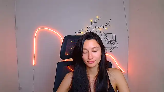 Stella XO online show from August 4, 9:59 am