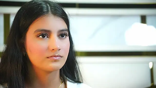 luciana agudelo online show from February 8, 7:06 pm