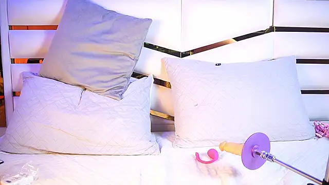 luciana agudelo online show from February 11, 7:26 pm