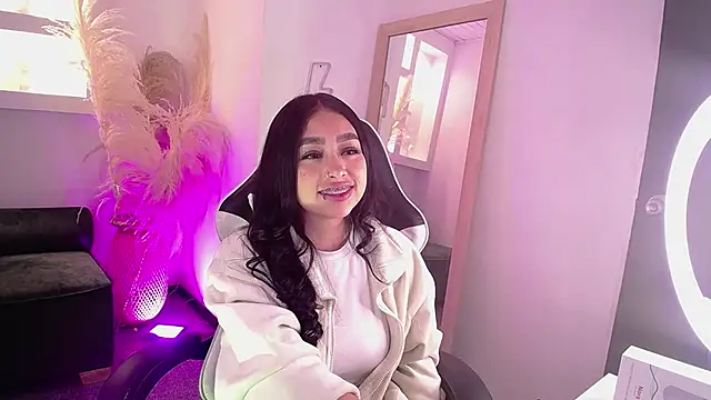 vallolett online show from March 12, 10:45 pm