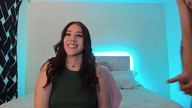 stanandrose  online show from April 11, 5:13 am