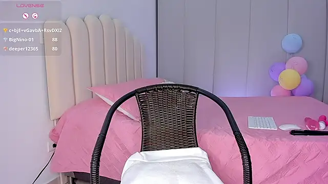 Amira-Zahra online show from May 15, 11:18 pm